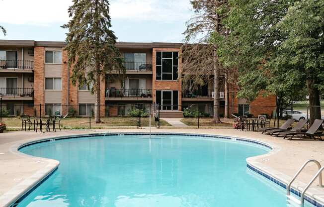 Garden Grove Apartments New Brighton, MN Pool