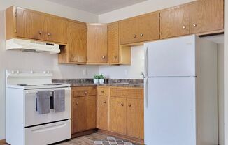 2 beds, 1 bath, $695, Unit 10