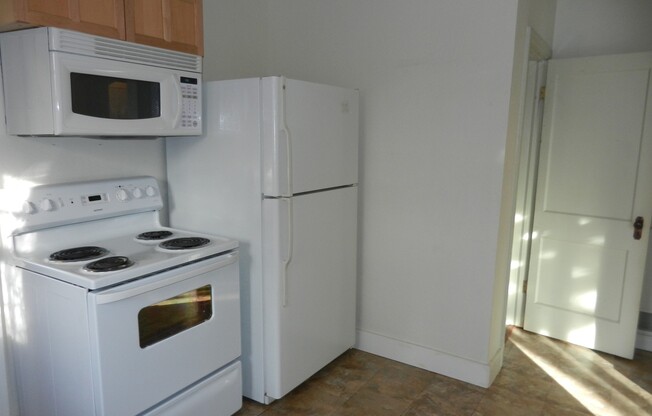 $0 DEPOSIT OPTION. CHARMING 3 BED 1 BATH RANCH NEAR DU WITH DECK AND HARDWOOD FLOORS