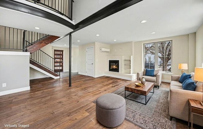 Stunning Luxury Home in Sunnyside **Move-In Special**