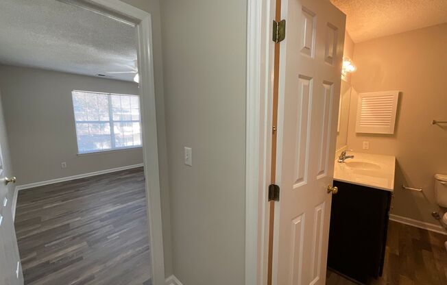 2 beds, 2 baths, 1,270 sqft, $1,500, Unit 2726-5 Upstairs 2BR 2BA Remodel Summit Pet Friendly