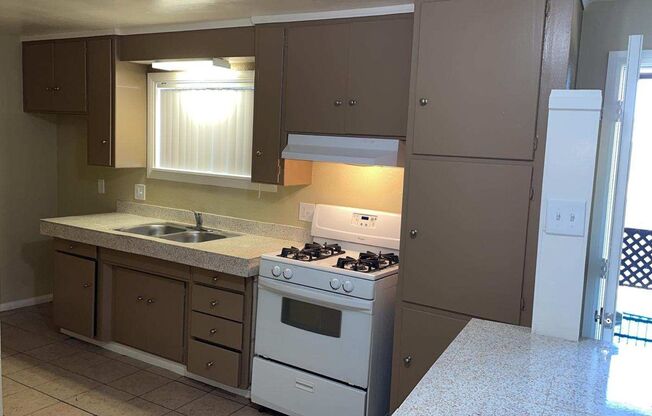 2 beds, 1 bath, $1,875, Unit 3510