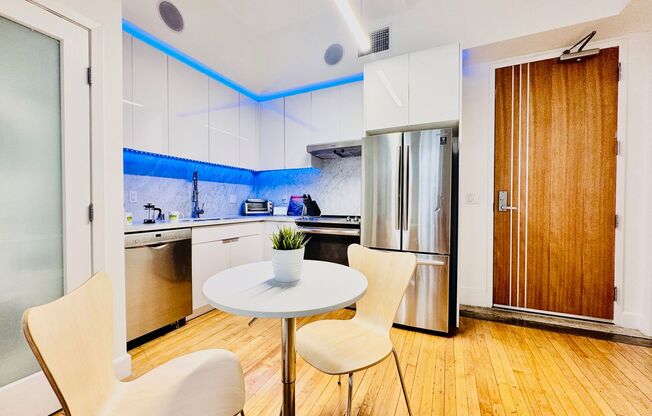 2 beds, 1 bath, 950 sqft, $3,100, Unit 609