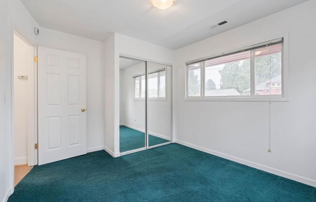 2 beds, 1 bath, $2,350