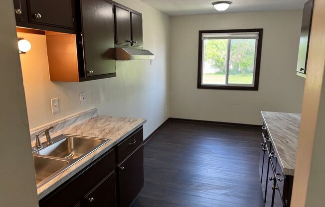 1 bed, 2 baths, 700 sqft, $950