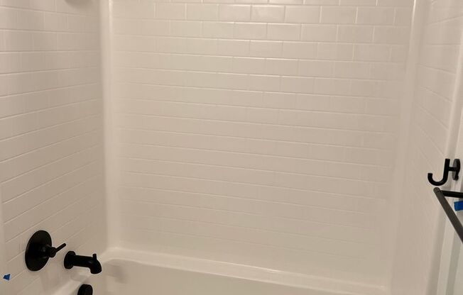 Studio, 1 bath, 422 sqft, $2,530, Unit 708