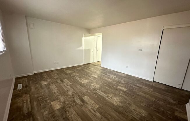 2 beds, 1 bath, $850, Unit Apt #117