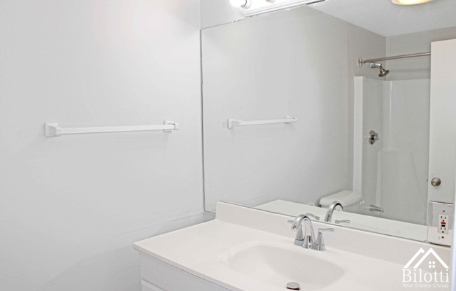 3 beds, 2 baths, 1,104 sqft, $1,925, Unit 262-11