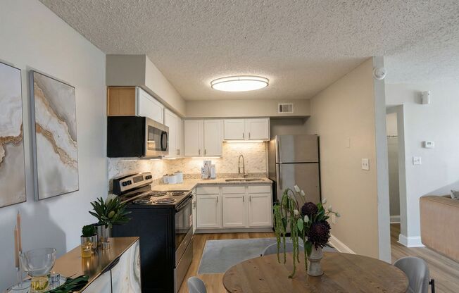 3 beds, 1 bath, 1,100 sqft, $1,100