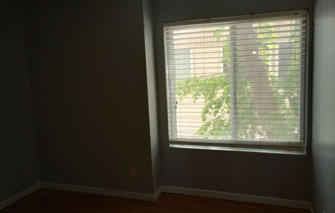 Cherry Creek Schools, 2 bed, 1 bath, 900 sf condo $1200
