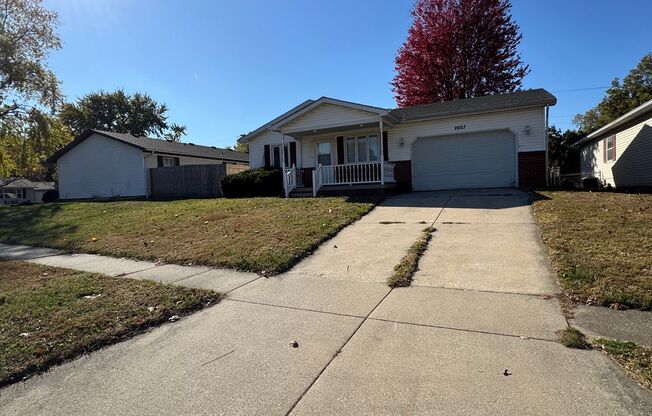 HOT PROPERTY ALERT! Your Dream Starter 3 Bedroom, 1 Bath Home in Springfield Awaits!