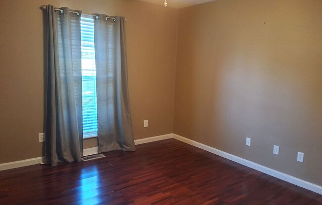 3 beds, 2 baths, $2,200