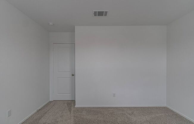 4 beds, 2.5 baths, $1,700