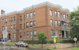296 Bates Ave.