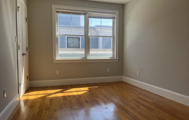 3 beds, 2.5 baths, 1,876 sqft, $4,250, Unit 13