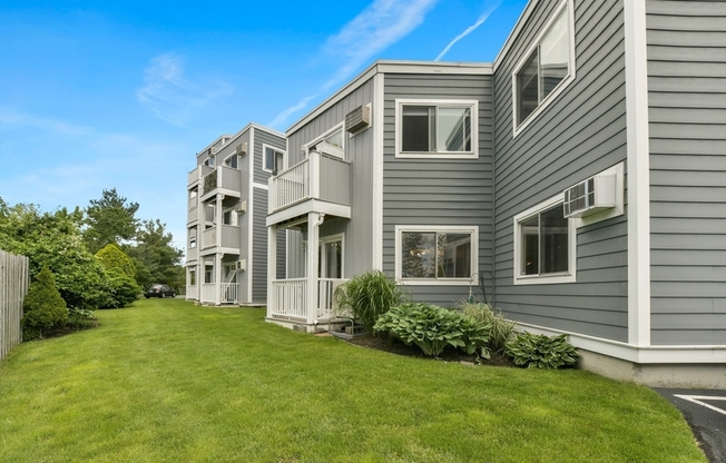 2 beds, 2 baths, 1,060 sqft, $3,700, Unit 106