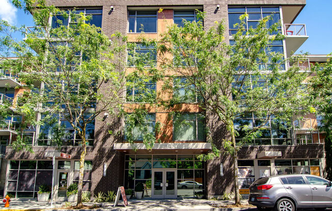 2121 SE Belmont