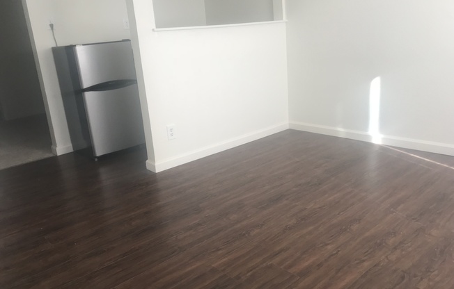 1 bed, 1 bath, 450 sqft, $895, Unit 12