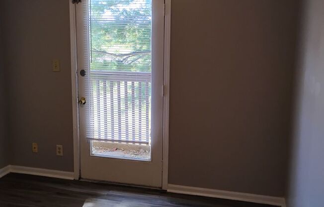 1 bed, 1 bath, 530 sqft, $825, Unit 360 AA14
