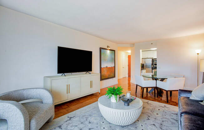 Living room with furniture at Windsor at Mariners, 100 Tower Dr., Edgewater