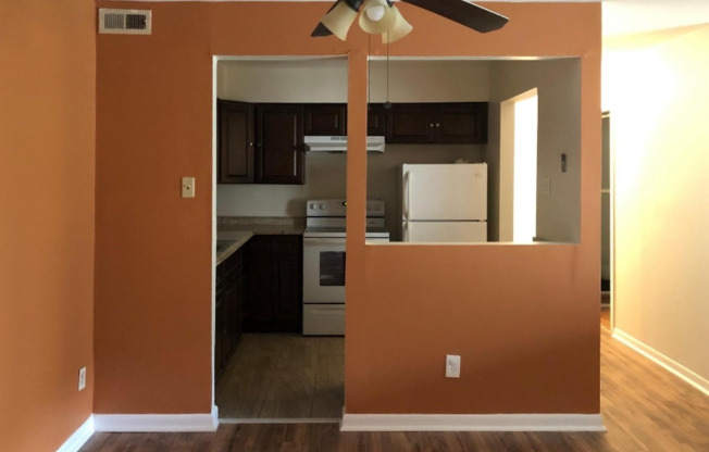 10105 PRINCE PL