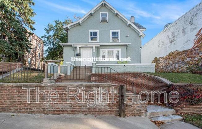3021 Harney St Apt 3