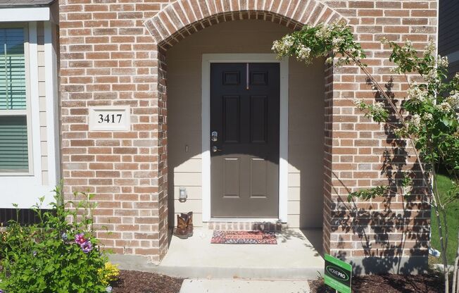 3 Bed 2.5 Bath Townhome across from Denton Discovery Park