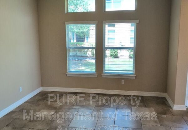 325 LOMBARDIA DR