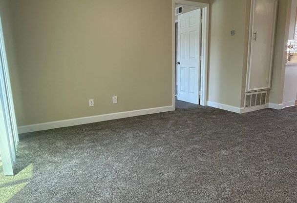 2 beds, 2 baths, 900 sqft, $2,595, Unit 36
