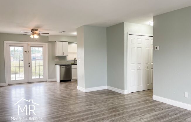 Charming 2 Bed 1 Bath Duplex in NE Cape