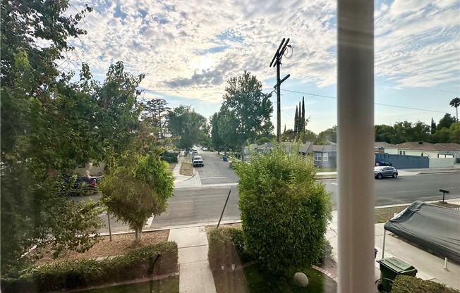 6 beds, 4 baths, 3,146 sqft, $4,800