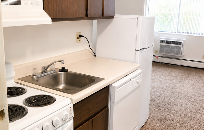 Studio, 1 bath, $1,115, Unit 126-6A