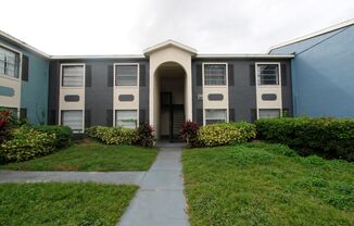 AVAILABLE NOW! Gorgeous 2/1 Condo located in front of UCF!