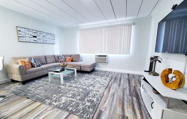 1 bed, 1 bath, 600 sqft, $999