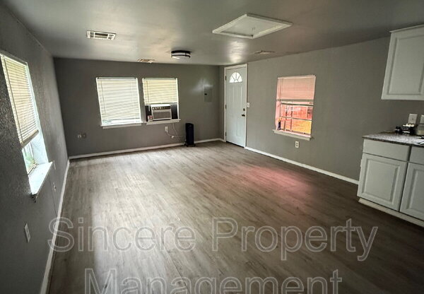 1222 NORTHWEST 8 ST
