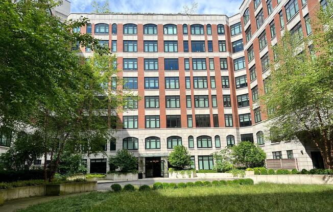 1 bed, 1 bath, $3,700, Unit 2J