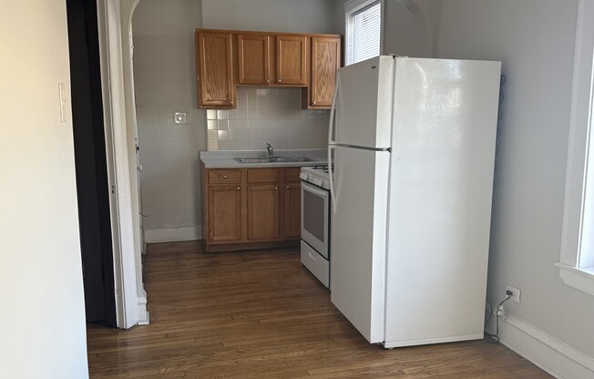 51175 W MONTROSE AVE