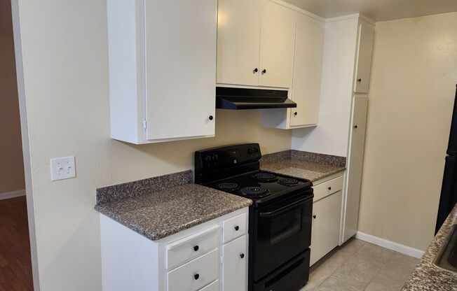 1 bed, 1 bath, $2,195, Unit 04