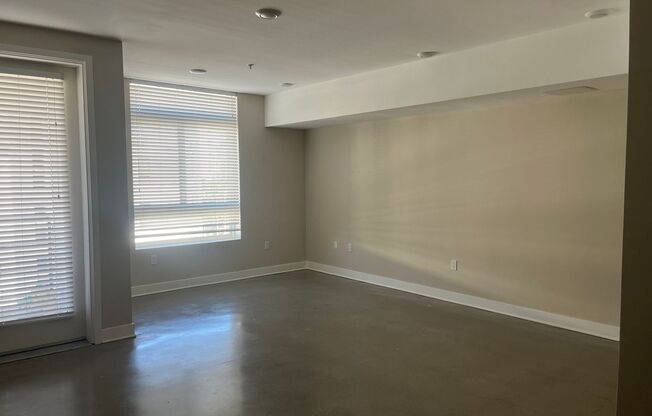 Studio, 1 bath, 570 sqft, $2,100, Unit 11246-402