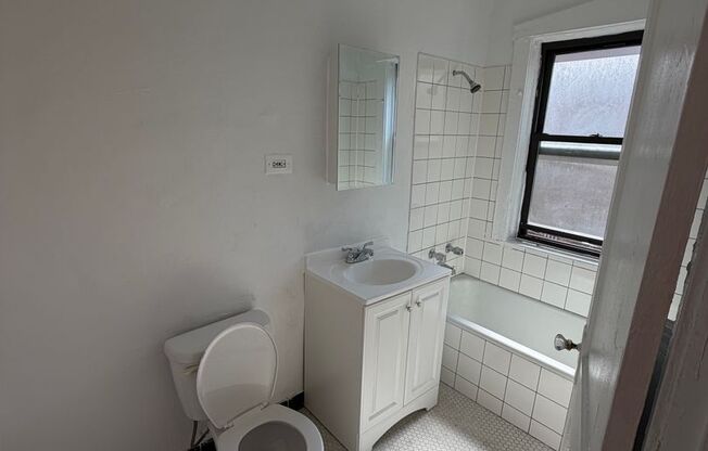 Studio, 1 bath, $1,000, Unit 322