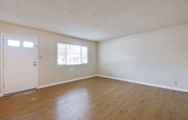 2 Bedroom Condo Style Unit in South San Jose: Updated Kitchen