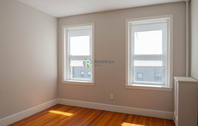 1132 COMMONWEALTH AVE