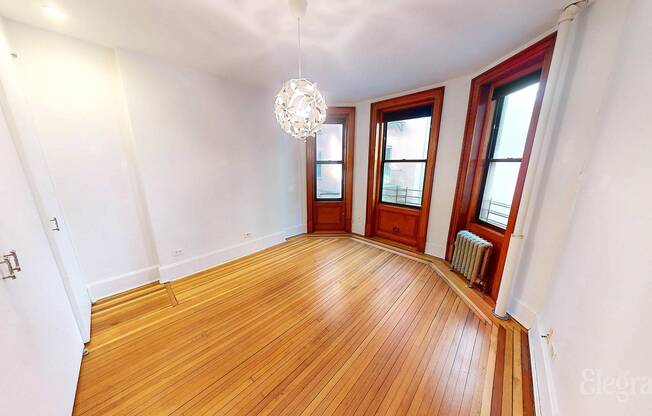 203 W 112 ST