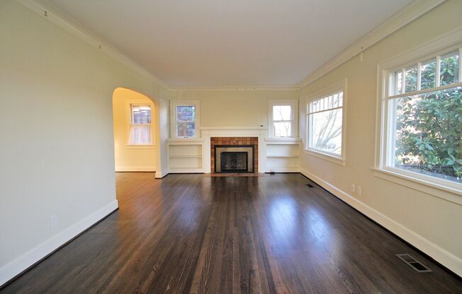 Gorgeous 3 Bedroom Dolph Park Colonial Home Set On Huge Lot!