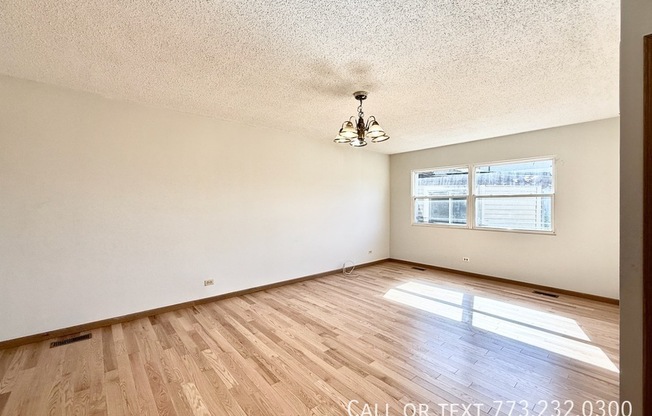 222 W 26 ST