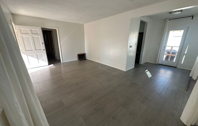 Beautifully remodeled 2-bedroom, 1-bathroom house in Long Beach!