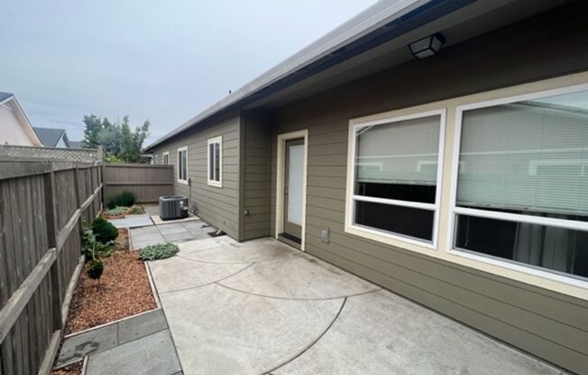 2 beds, 2 baths, $1,895