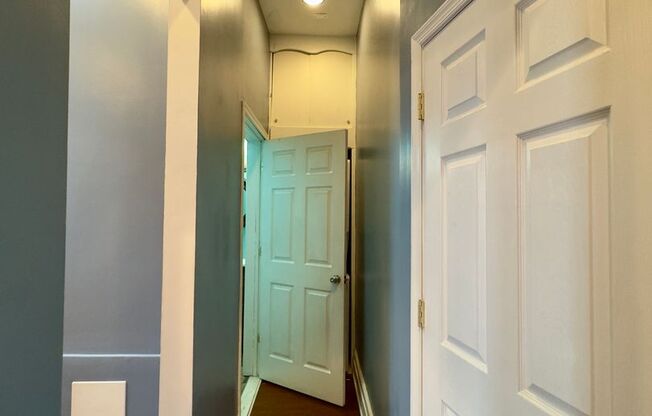 Charming 2 Bedroom/2 Bathroom Apartment in Bolton Hill, MD!