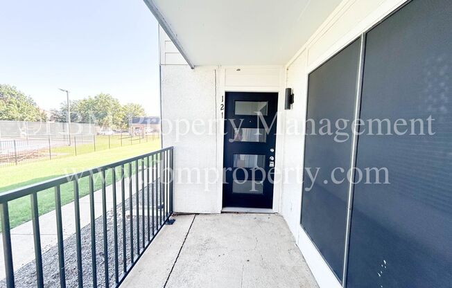 2 beds, 1 bath, $1,025, Unit 121