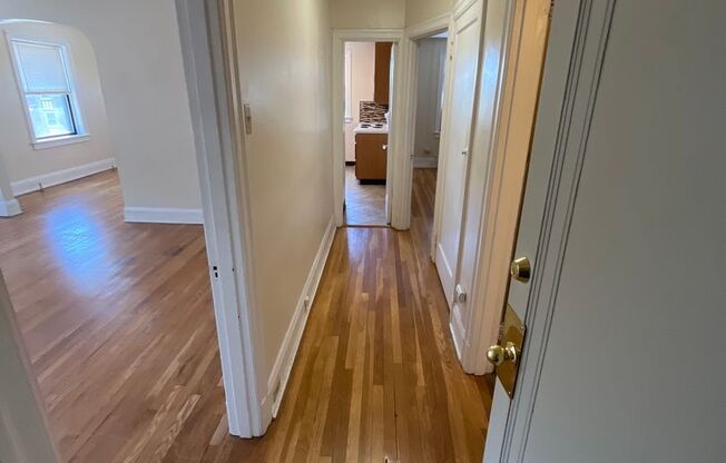 1 bed, 1 bath, 701 sqft, $1,195